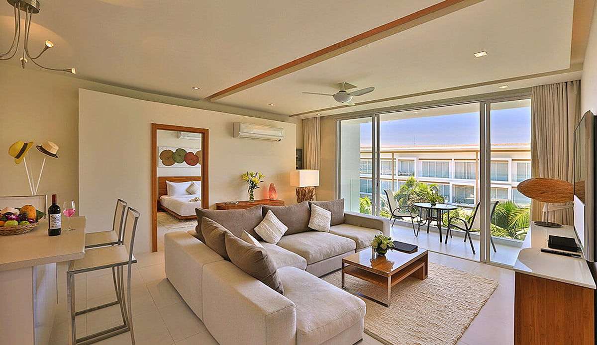 Suite living room